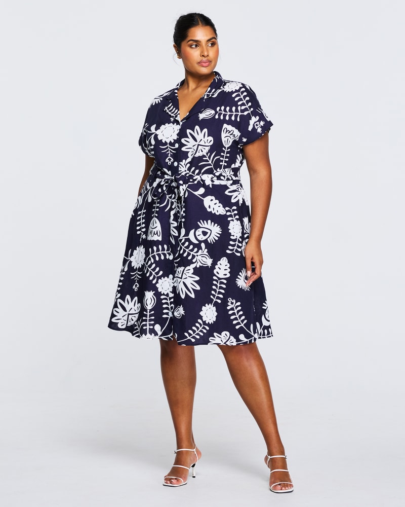 Front of a model wearing a size 20W Belize Shirt Dress in Print by Estelle. | dia_product_style_image_id:295195